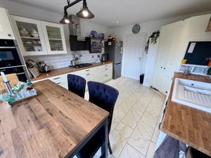 Kitchen- click for photo gallery